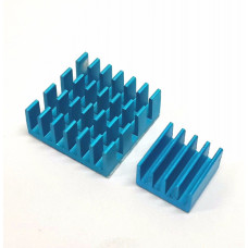 Набор голубых алюминиевых радиаторов на термоскотче