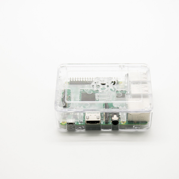 Прозрачный пластиковый корпус с логотипом Raspberry Pi