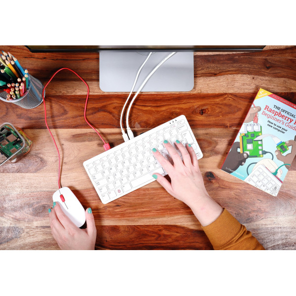 Raspberry Pi 400 Personal Computer Kit UK